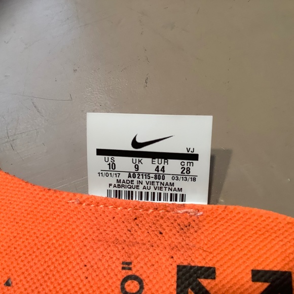 Off White - Picture 5 of 8